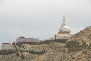 shanti　stupa１.jpg